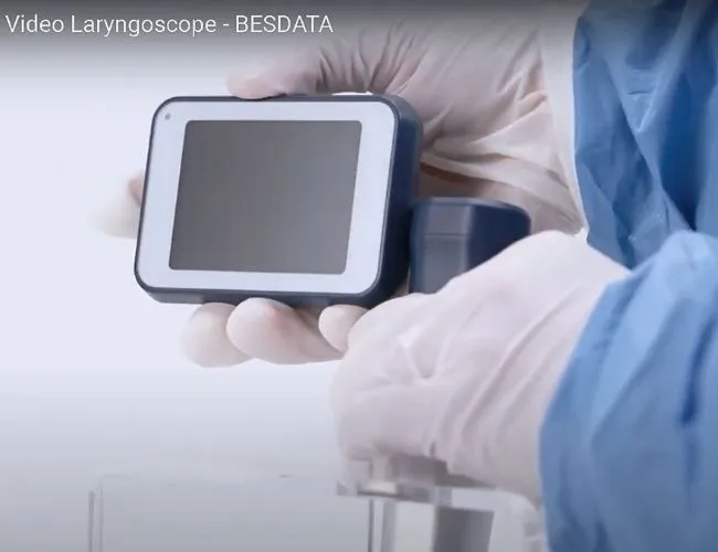 BD-DF-Reusable-Video-Laryngoscope-blade-with-camera-video-cover.webp